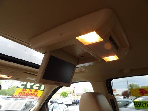 Used 2012 Chevrolet Avalanche LTZ AWD/4WD image 11