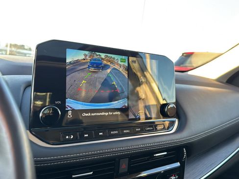 Used 2021 Nissan Rogue Platinum image 22