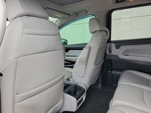 Used 2021 Honda Odyssey Touring image 16