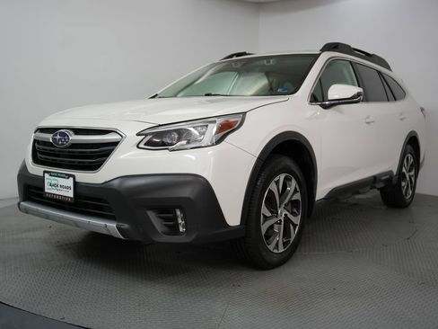 Used 2020 Subaru Outback Limited image 3