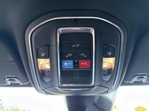 Used 2023 Jeep Wagoneer Base image 51