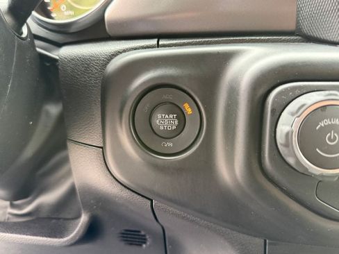 Used 2022 Jeep Wrangler Unlimited Sport AWD/4WD image 21