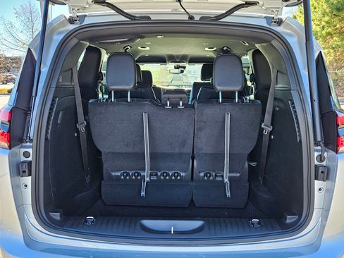New 2026 Chrysler Pacifica Select w/ S Appearance Package image 13