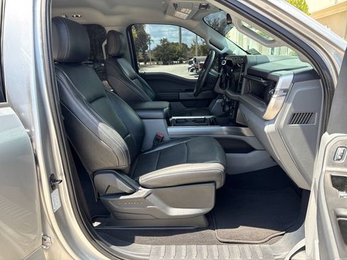 Certified 2023 Ford F250 XLT w/ Black Appearance Package AWD/4WD image 7
