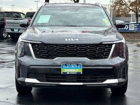 Used 2024 Kia Sorento S image 8
