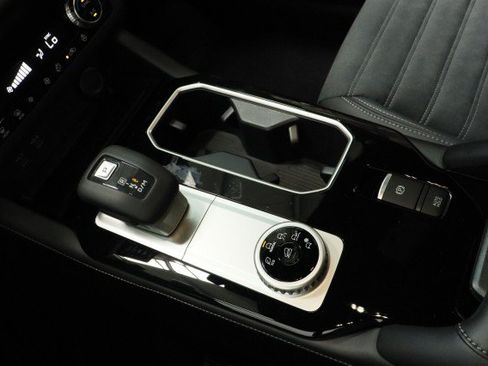 New 2026 Mitsubishi Outlander LE FWD image 14