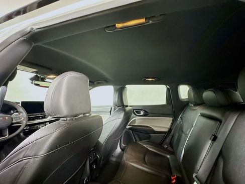 Used 2024 Jeep Compass Limited image 13