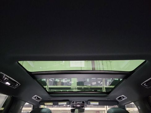 New 2025 Land Rover Range Rover SE image 27