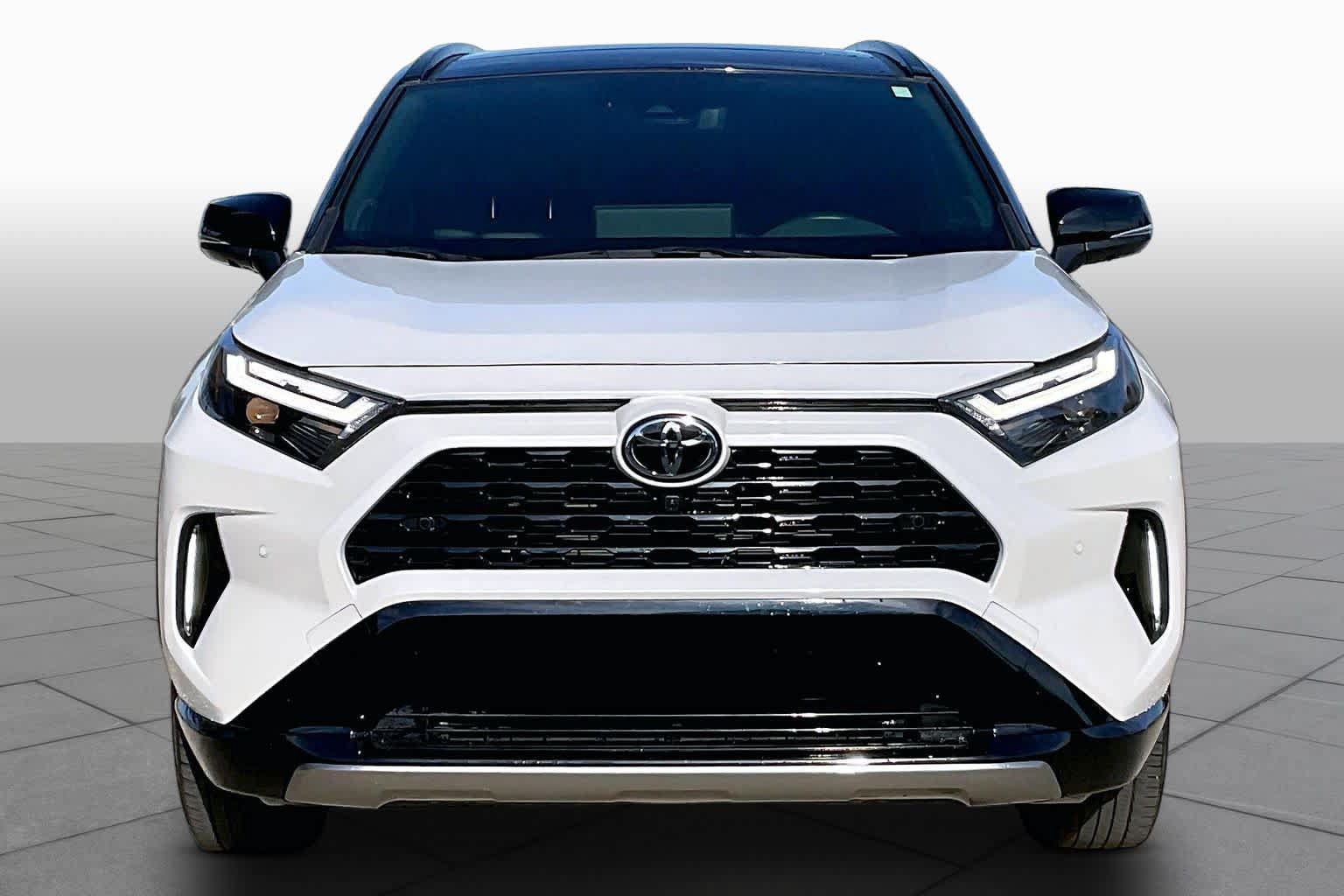 Used 2025 Toyota RAV4 XSE w/ Advanced Technology Package AWD/4WD image 3