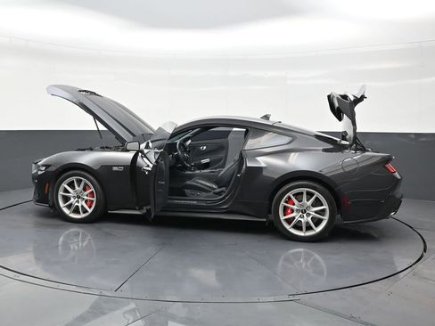 Used 2024 Ford Mustang GT Premium image 31