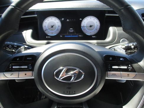 Used 2023 Hyundai Santa Cruz SEL Premium AWD/4WD image 18