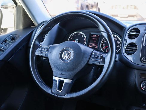 Used 2016 Volkswagen Tiguan S image 14