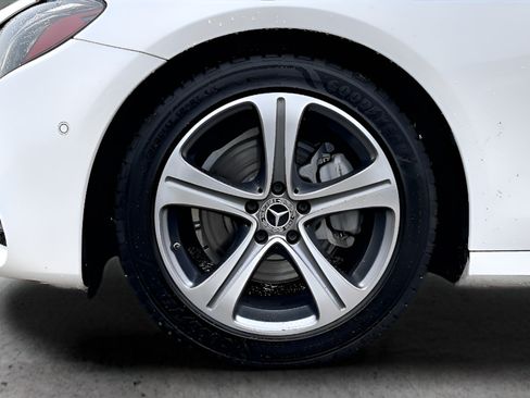 Used 2018 Mercedes-Benz E 300 image 36