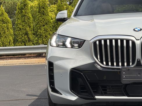 Used 2025 BMW X5 sDrive40i w/ M Sport Package RWD image 16