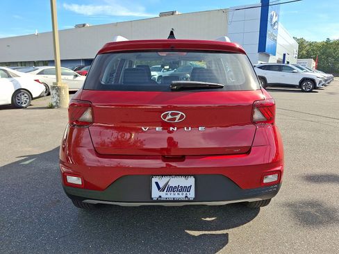 Certified 2022 Hyundai Venue Limited image 29