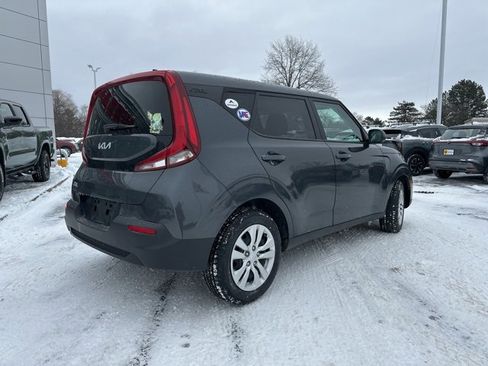 Used 2022 Kia Soul LX image 5