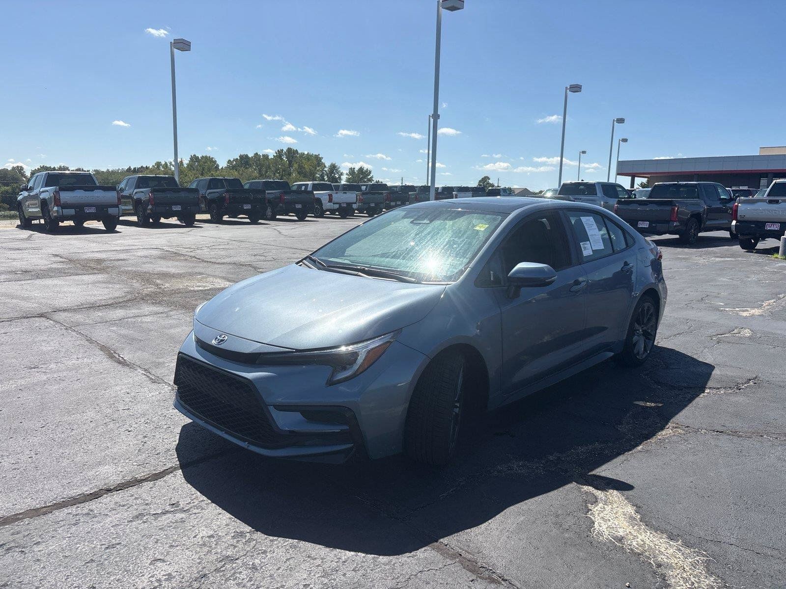 Used 2026 Toyota Corolla XSE FWD image 5