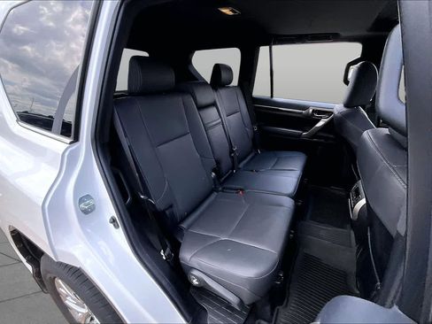 Used 2020 Lexus GX 460 Premium w/ Premium Package AWD/4WD image 21