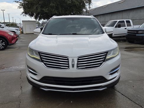Used 2017 Lincoln MKC Premiere FWD image 2