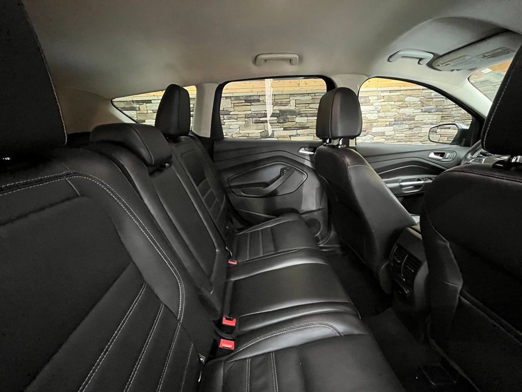 Used 2017 Ford Escape SE w/ SE Leather Comfort Package AWD/4WD image 47