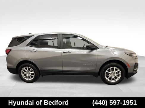 Used 2023 Chevrolet Equinox LS AWD/4WD image 4