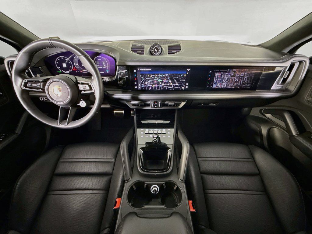 Certified 2025 Porsche Cayenne GTS AWD/4WD image 11