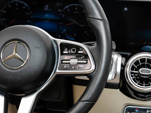 Used 2023 Mercedes-Benz GLB 250 w/ Premium Package image 22