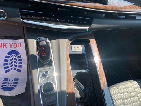 Used 2024 Cadillac Escalade Sport Platinum w/ LPO, ONYX Package AWD/4WD image 20