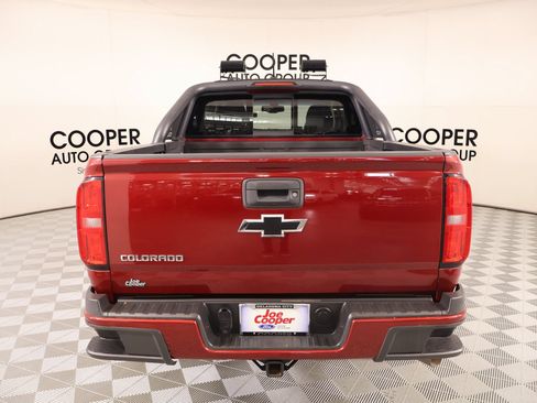 Used 2018 Chevrolet Colorado Z71 w/ LPO, Premium Interior Package AWD/4WD image 23