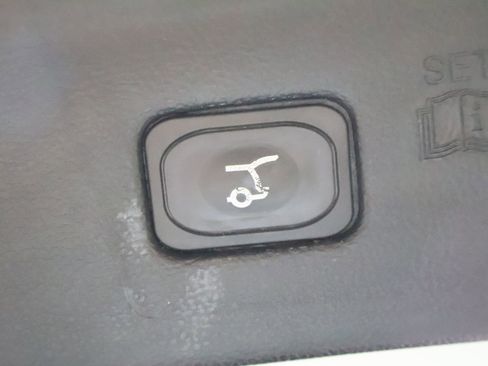 Used 2022 Ford Edge Titanium image 14