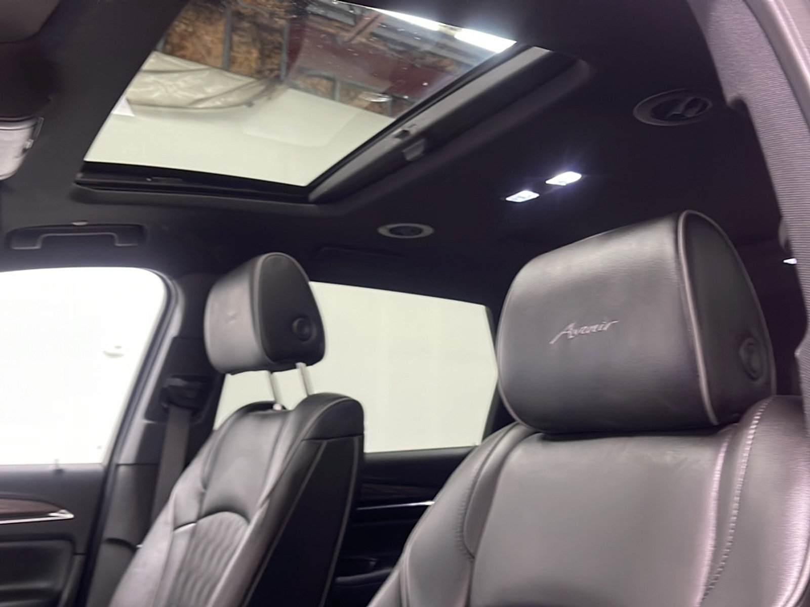 Used 2024 Buick Enclave Avenir AWD/4WD image 12
