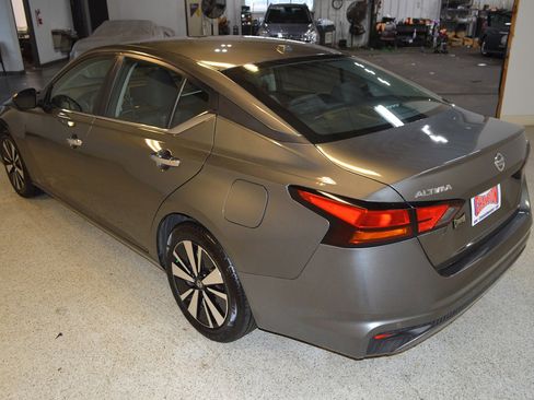 Used 2022 Nissan Altima 2.5 SV image 5