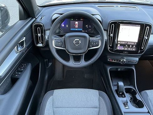 New 2026 Volvo XC40 B5 Core image 5