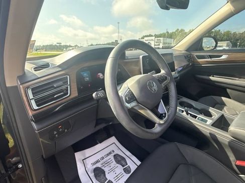 Used 2024 Volkswagen Atlas SE FWD image 14