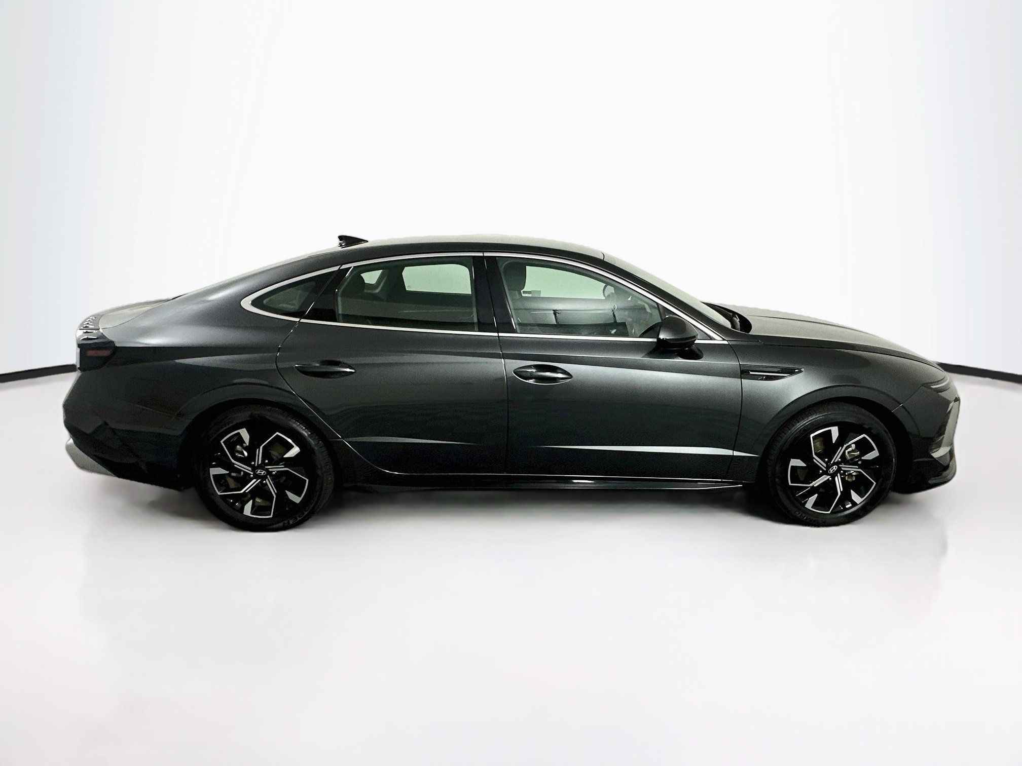 Used 2025 Hyundai Sonata SEL FWD image 10