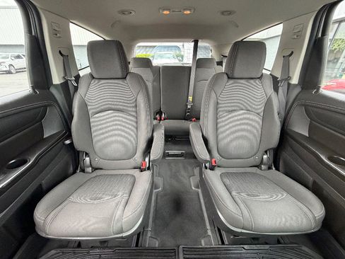 Used 2017 Chevrolet Traverse LT AWD/4WD image 4