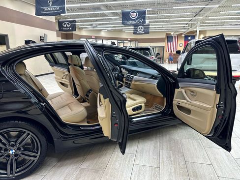 Used 2014 BMW 550i Sedan image 11