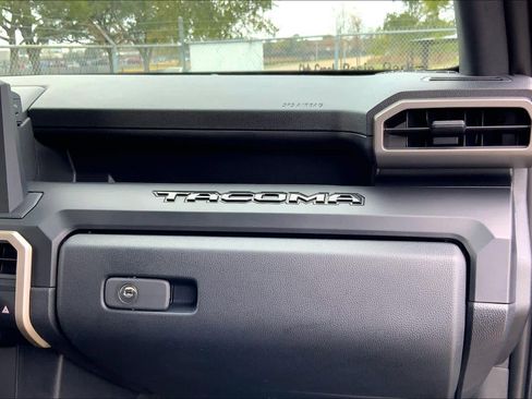 Used 2024 Toyota Tacoma SR image 18