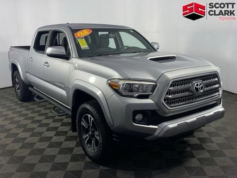Used 2017 Toyota Tacoma TRD Sport w/ Premium & Technology Package AWD/4WD image 1