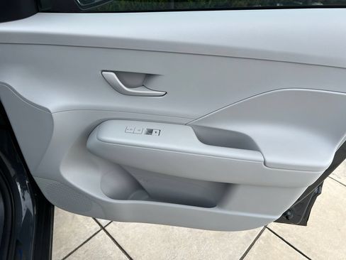 Certified 2025 Hyundai Kona SEL FWD image 6