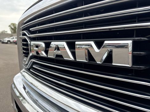 Used 2017 RAM 3500 Laramie Longhorn image 31