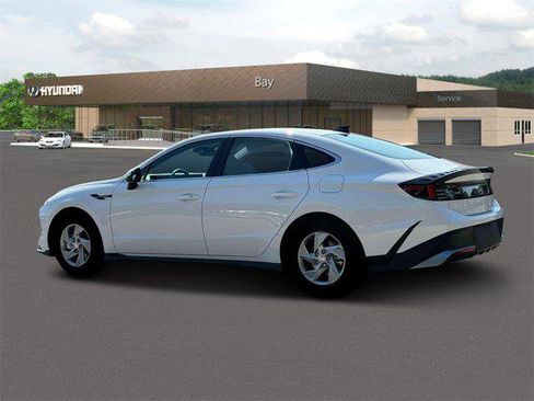 New 2025 Hyundai Sonata SE image 4