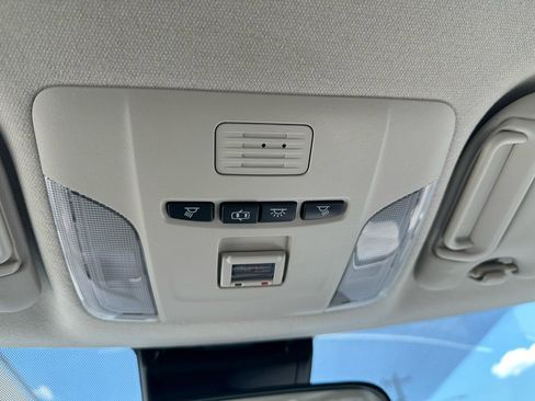 Used 2020 Toyota Corolla LE FWD image 19