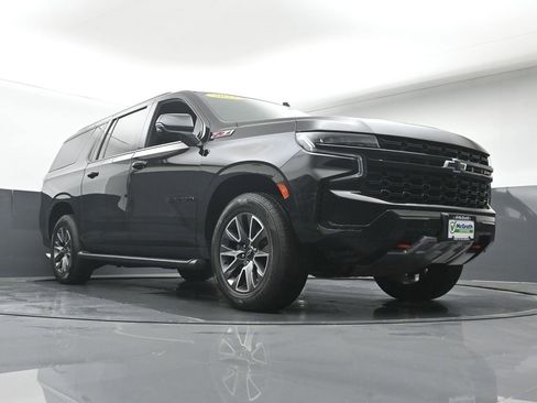 Used 2023 Chevrolet Suburban Z71 w/ Luxury Package image 23