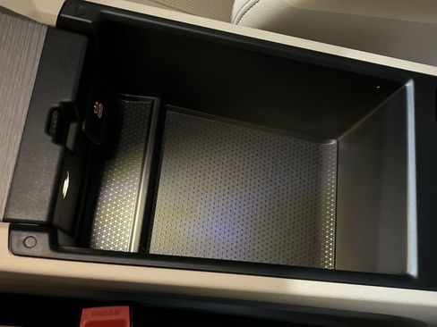 New 2025 BMW 330i xDrive Sedan w/ Convenience Package image 21