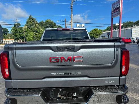 Used 2022 GMC Sierra 1500 SLT w/ X31 Off-Road Package AWD/4WD image 10