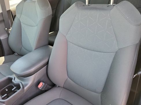 Used 2025 Toyota RAV4 XLE image 7