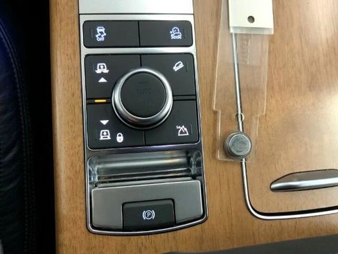 Used 2019 Land Rover Range Rover Long Wheelbase Autobiography image 19