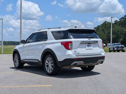 Used 2022 Ford Explorer Limited AWD/4WD image 3