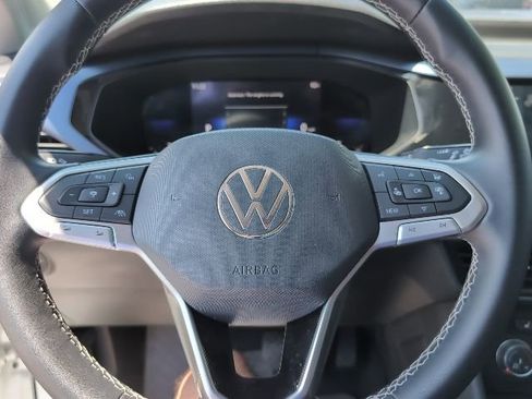 Used 2022 Volkswagen Taos SE w/ IQ.Drive SE Package FWD image 12